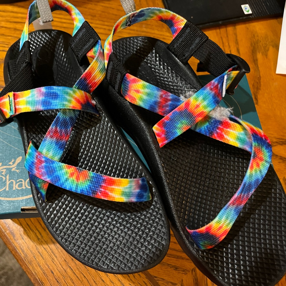New in box Chacos.  Sz 6